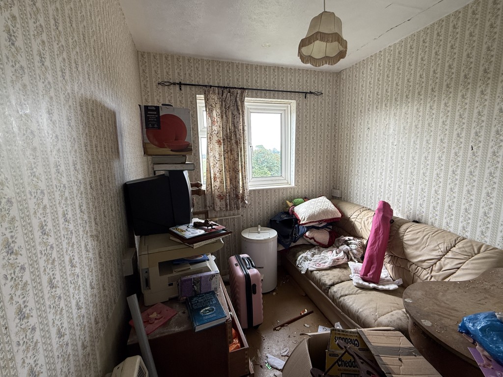 Lot: 132 - RURAL SEMI-DETACHED HOUSE IN NEED OF COMPLETE REFURBISHMENT - Bedroom 2